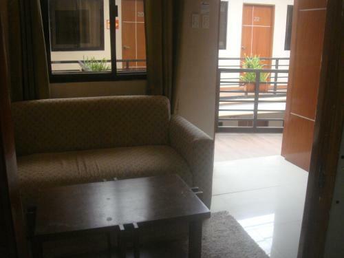 Hidden Pearl Hotel (janus Luxury Suites)