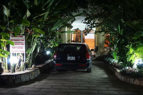 Accra Royal Castle Apartments & Suites