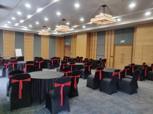 Hotel Holiday Inn Express Ahmedabad Ashram Road
