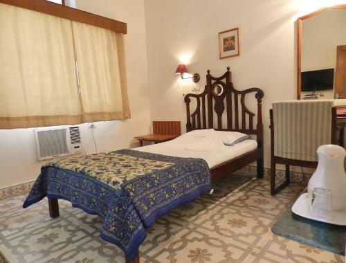 Hotel Arya Niwas