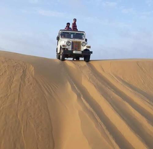 Hostal Javand Royal Desert Safari