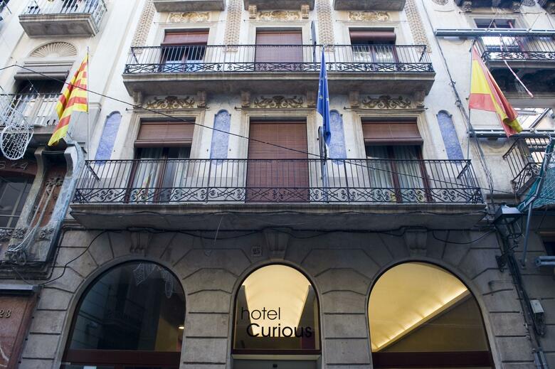 Hotel Curious