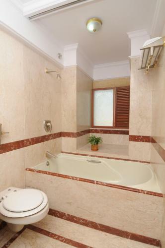Fariyas Hotel Mumbai