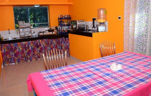 Hostal Vaiga Home Stay