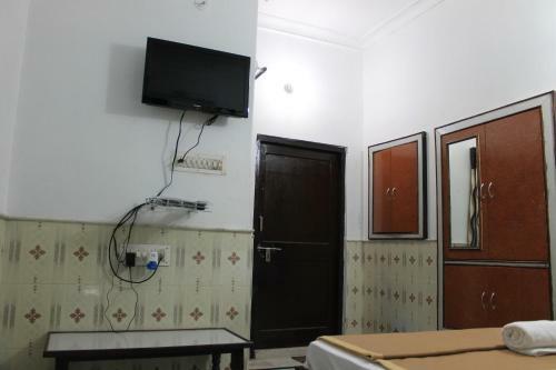 Madhur Villa Guest House