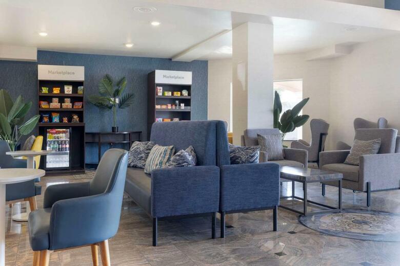 Hotel Comfort Suites Marina