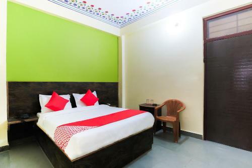 Hotel Oyo Room Nims Kukas