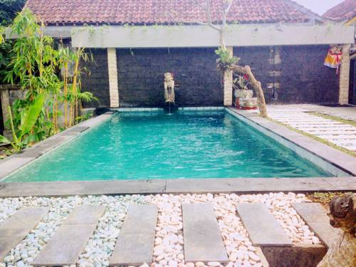 Hostal Ayu Bungalow 2
