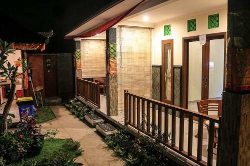 Hostal Reynold Artha Guest House