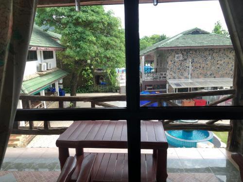 Hotel Koh Chang Lagoon Resort