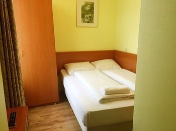Budget Hotel Orange Tulip Hotel