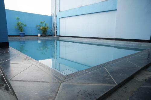 Hostal Reddoorz Plus @ Cihampelas 3