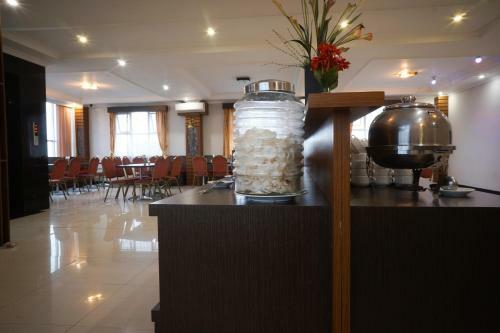Hostal Reddoorz Plus @ Cihampelas 3
