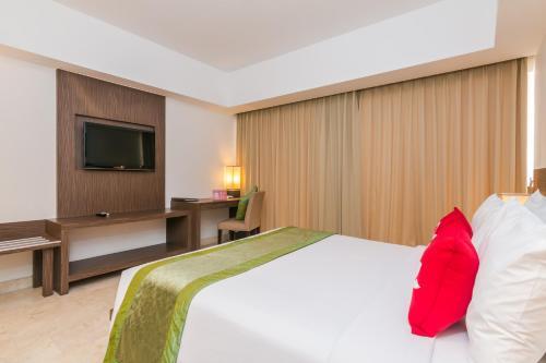 Hotel Zen Rooms Raya Kuta 3