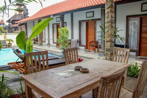 Hostal Nyoman Guest House
