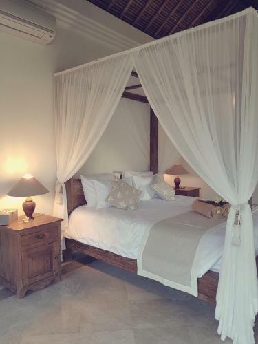 Hostal Lily Luxury Suites