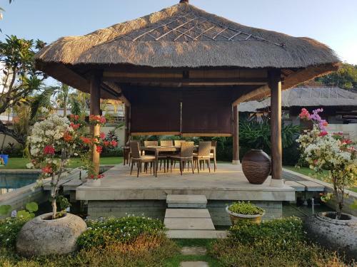 Hostal Lily Luxury Suites