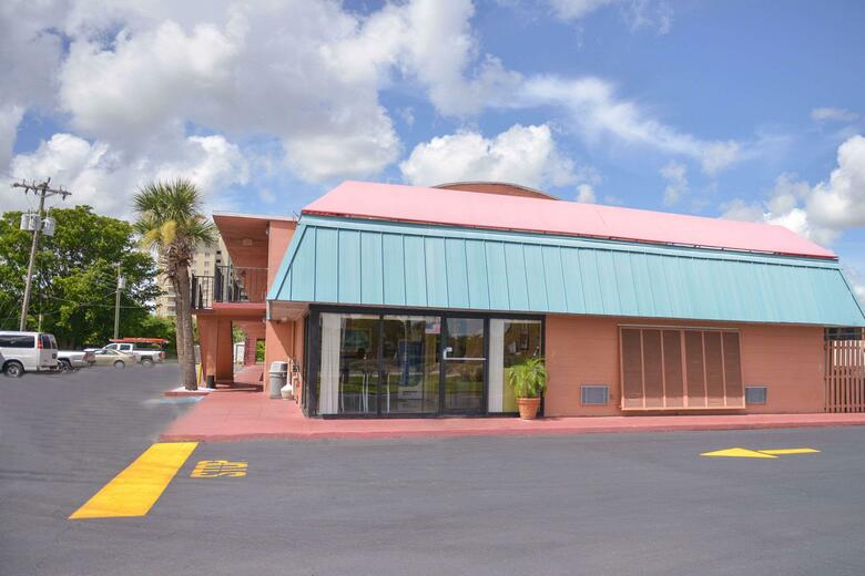 Motel Econo Lodge North