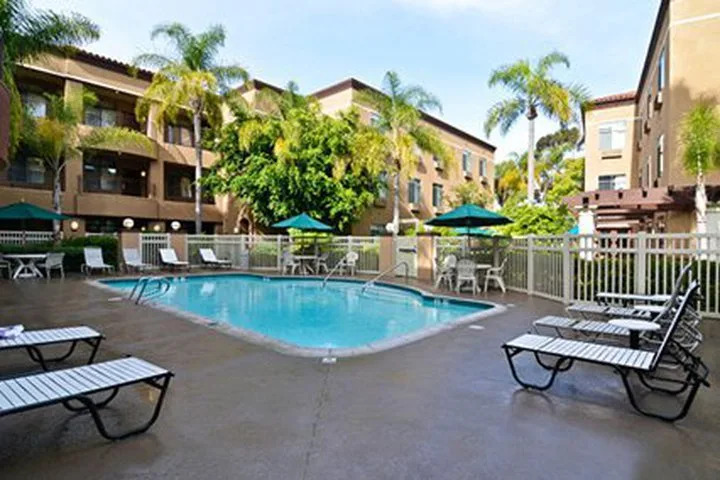 Hotel Ramada Suites By Wyndham San Diego