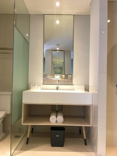 Hotel Ayola La Lisa Surabaya