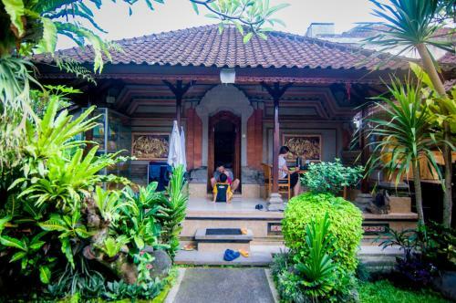 Hostal Shindu Home Stay