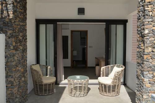 Hostal Toparadis Guest House