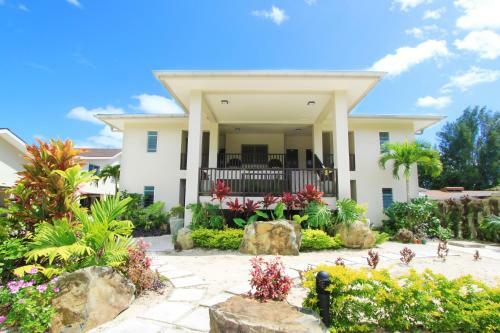 Apartamentos Moana Sands Beachfront Villas