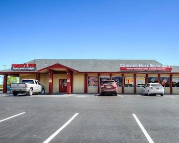 Hotel Rodeway Inn & Suites