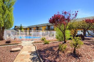 Hotel Rodeway Inn & Suites
