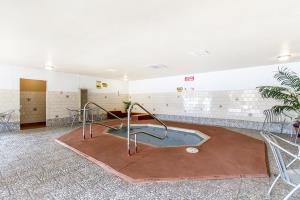 Hotel Rodeway Inn & Suites
