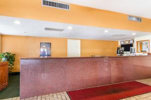Hotel Rodeway Inn & Suites