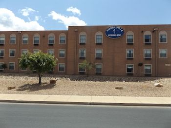 Hotel Suburban Extended Stay
