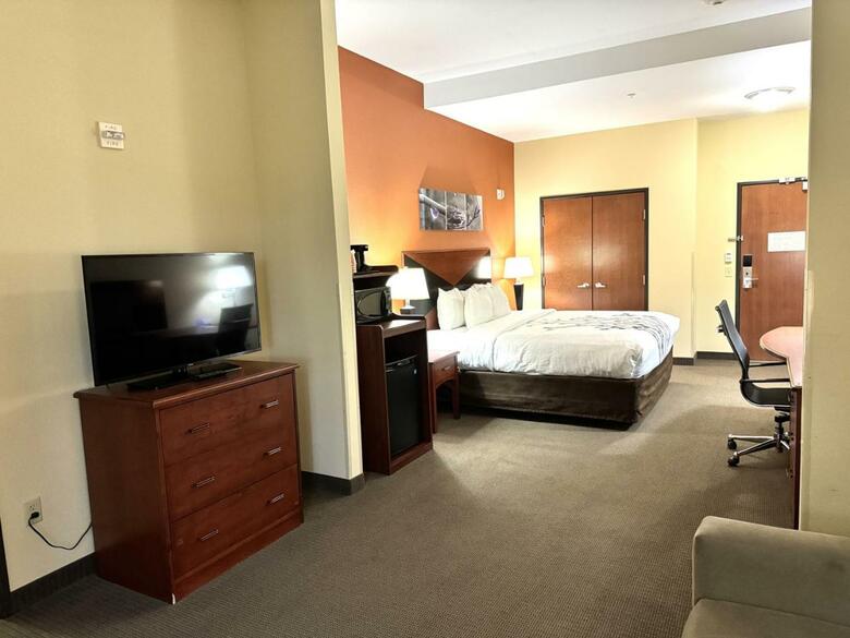 Hotel Sleep Inn & Suites