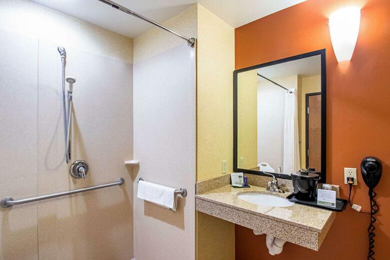 Hotel Sleep Inn & Suites
