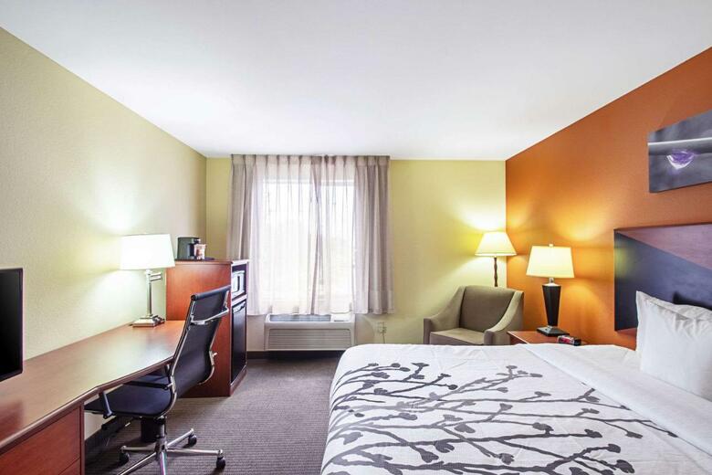 Hotel Sleep Inn & Suites