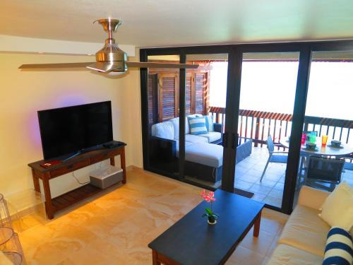 Hotel 2br Luxury Beachfront Duplex Villa On Sapphire Beach III