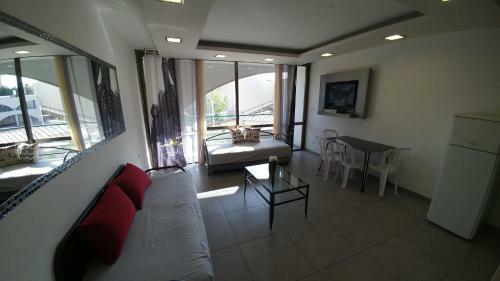 Avshalom Holiday Apartments