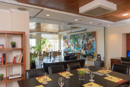 Hotel Leonardo Art Tel Aviv By The Beach