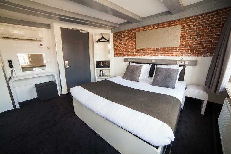 Hotel Cc