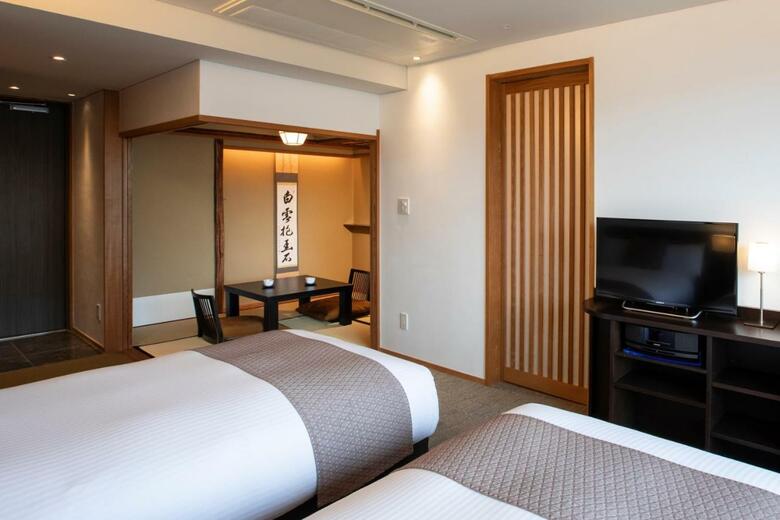 Hana-touro Hotel Gion