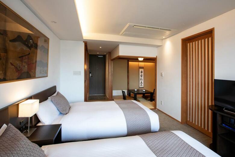 Hana-touro Hotel Gion