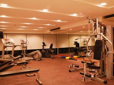 Hotel Woodlands Suites
