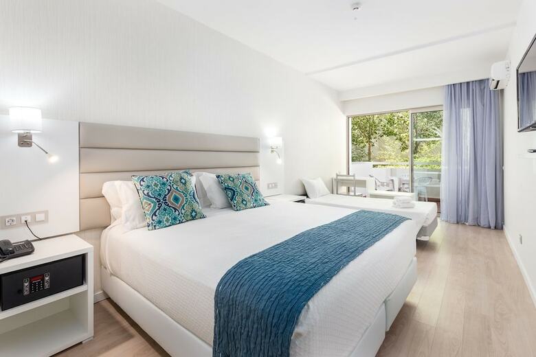 Hotel Carvi Beach