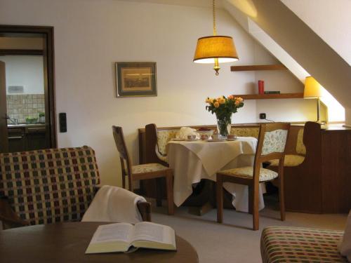 Hostal Gasthaus Zur Sonne