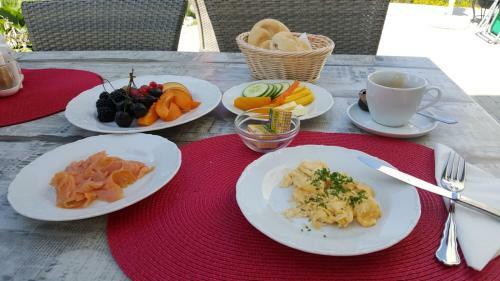 Doris Musill's Lebensfreude Hotel Caf�-restaurant