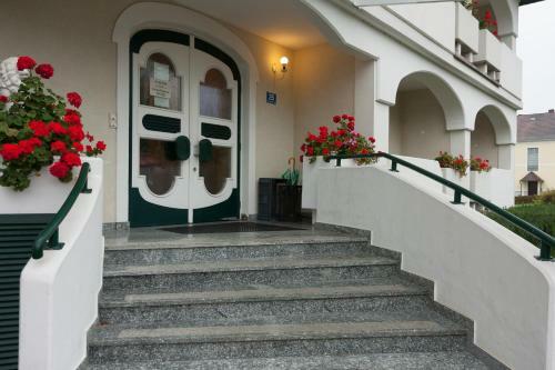 Hostal Hotel & Kurpension Weiss