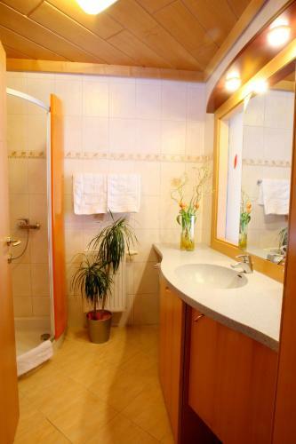 Hostal Hotel & Kurpension Weiss