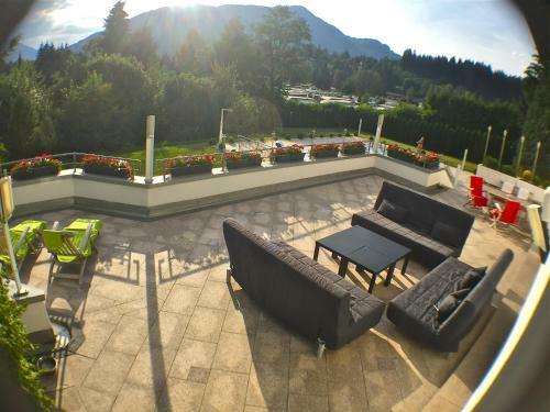Jack's Lake & Mountain (jlm) Hostel