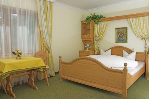 Hostal Landhaus Achental