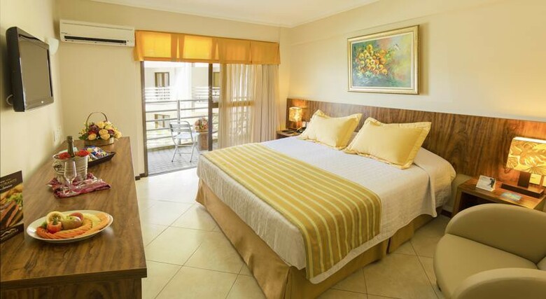 Esmeralda Praia Hotel
